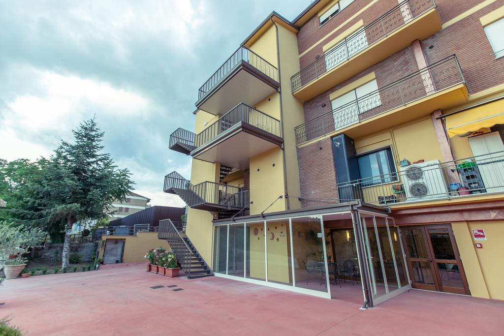 Hotel Donnini Assisi Exterior photo